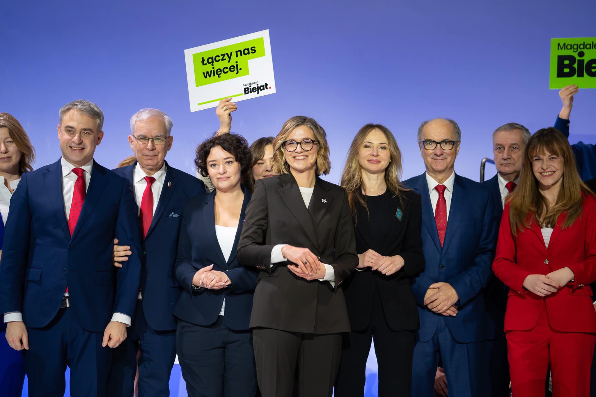 Posłowie Lewicy w trakcie prezentacji kandydatki na prezydenta RP Magdaleny Biejat.