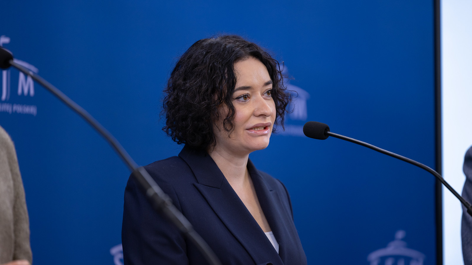 Posłanka Lewicy Anna Maria Żukowska na konferencji w Sejmie